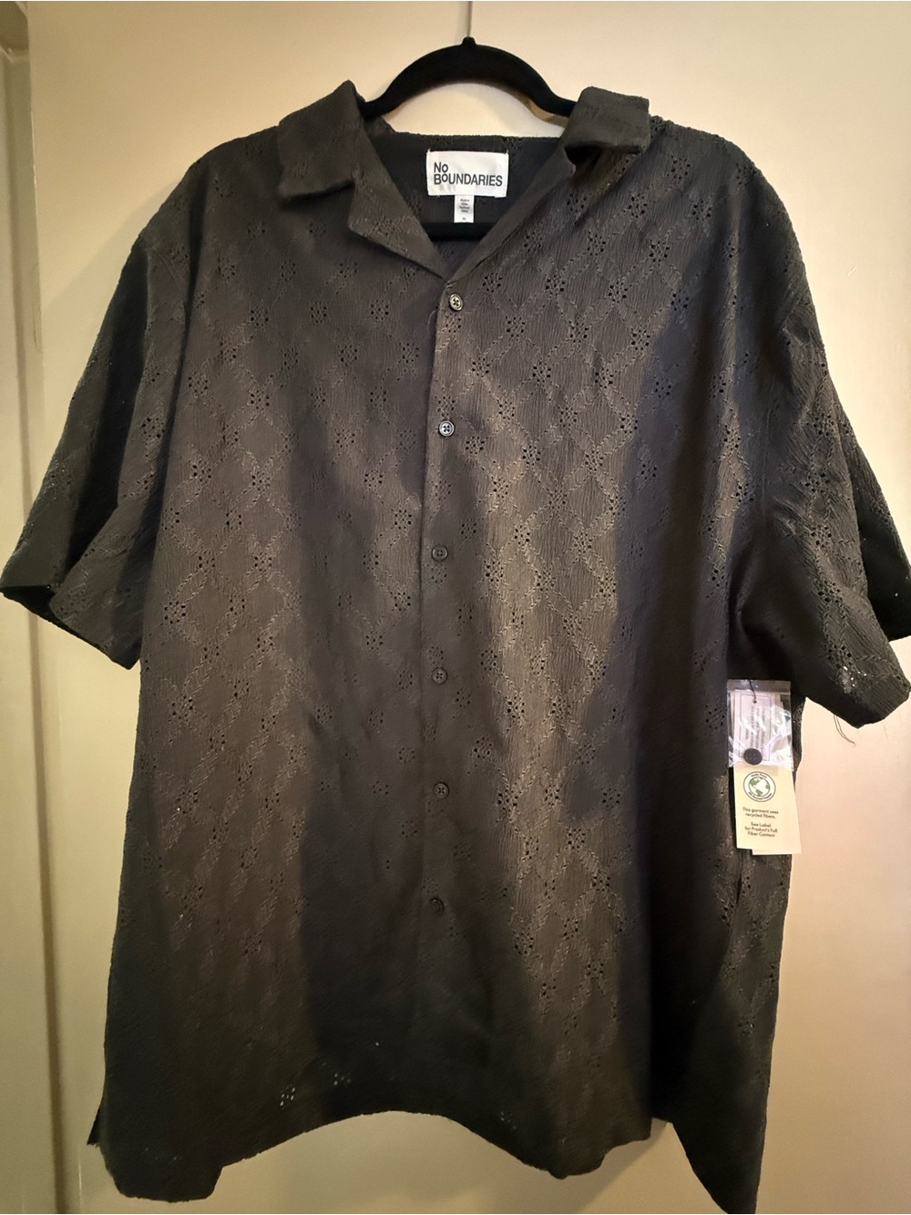 No Boundaries Men's Gray Short-Sleeve Eyelet Button-Up Shirt